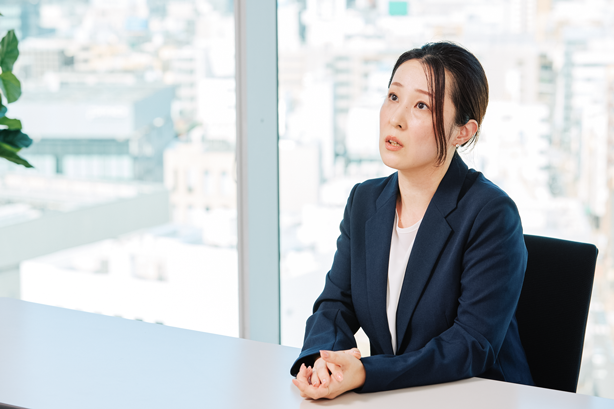 写真:インタビュー中の雰囲気