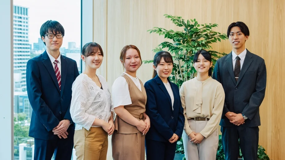 写真：新卒二年目集合写真