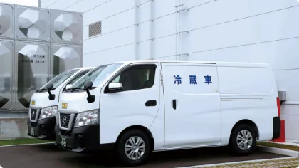 写真：ワゴン車ベースの配送用冷蔵車両